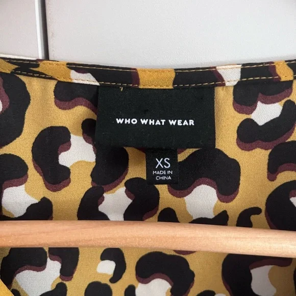 Who What Wear Leopard Print deep v wrap Blouse - Picture 6 of 7